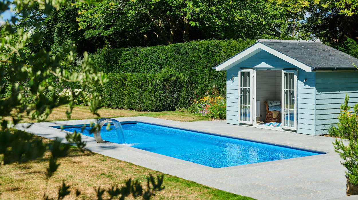 Beautiful XL-Trainer Pool in Woldingham, Surrey - Gallery Image 5