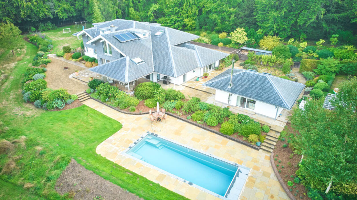 how to install a pool