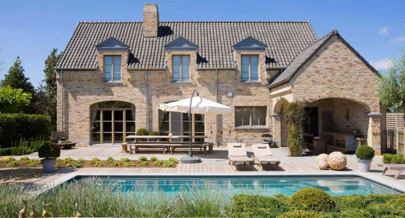 Outdoor Pool Modern House