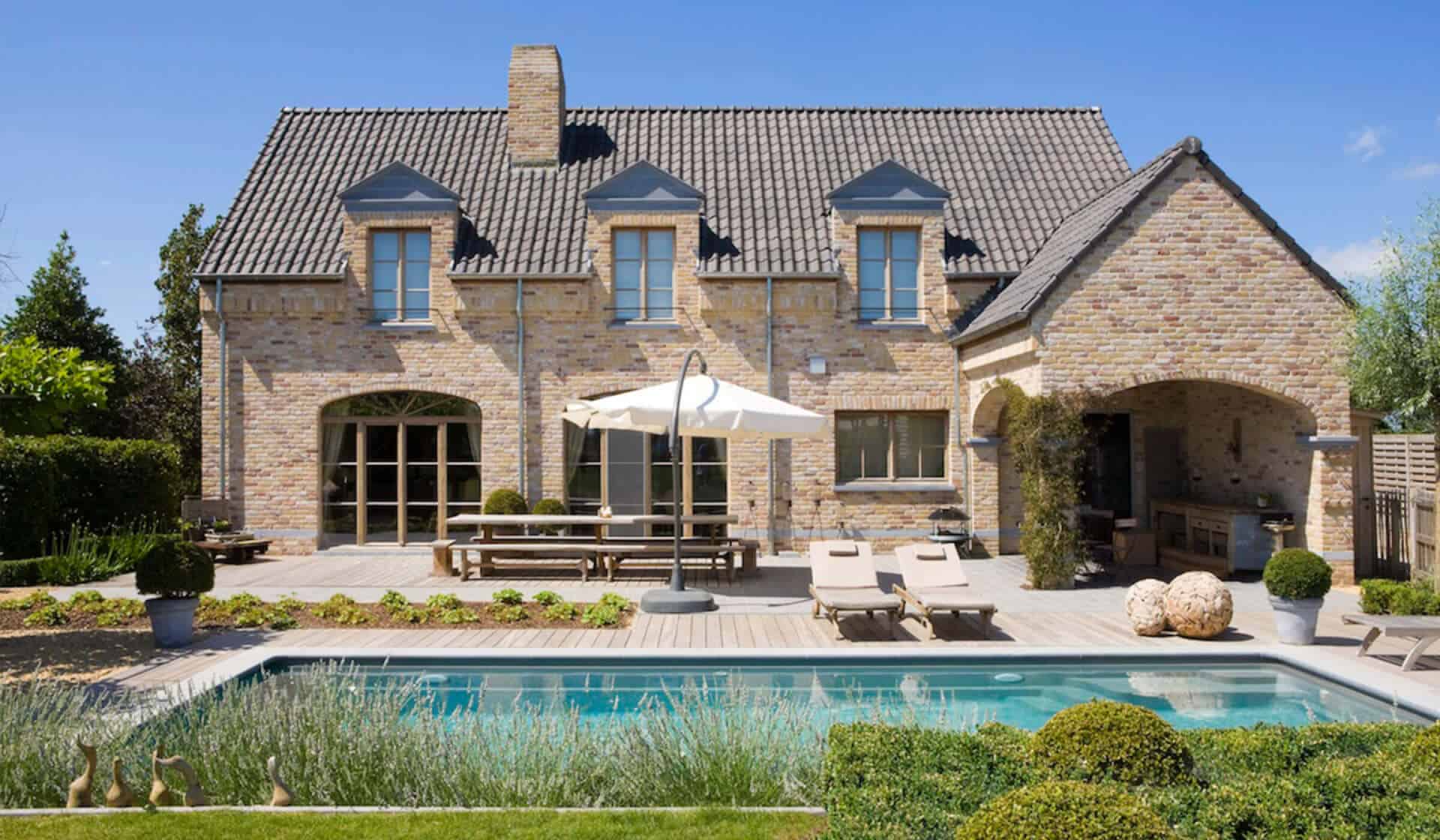 Outdoor Pool Modern House